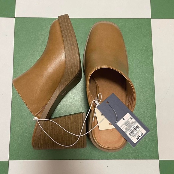 NWT Tan Block Heeled Mules - Picture 1 of 2